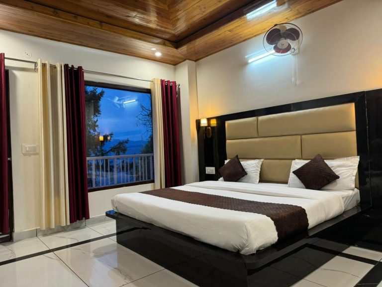 Deluxe Mountain View Room